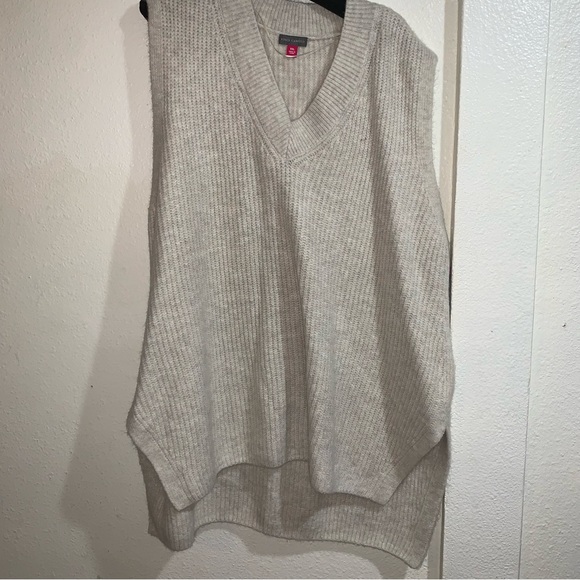 Vince Camuto Beige Knit Pullover - Picture 1 of 8